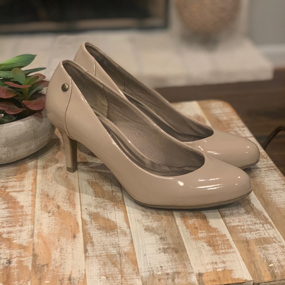 LifeStride Parigi pumps